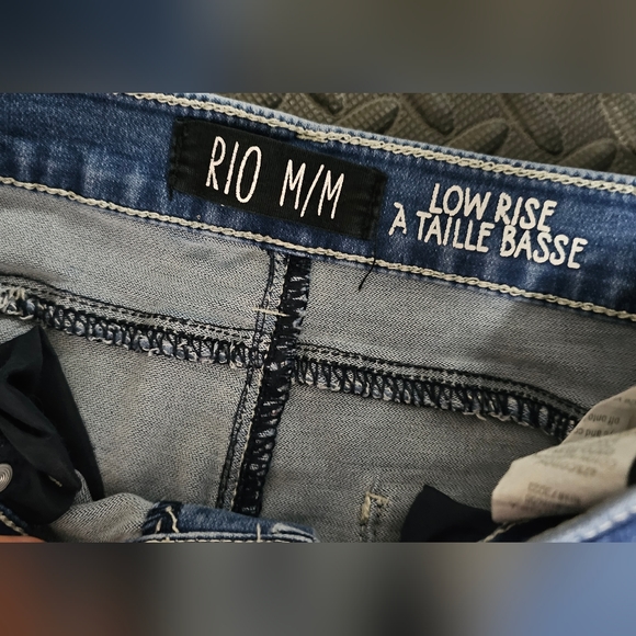 (SOLD)Low rise distressed jeans - Picture 3 of 3